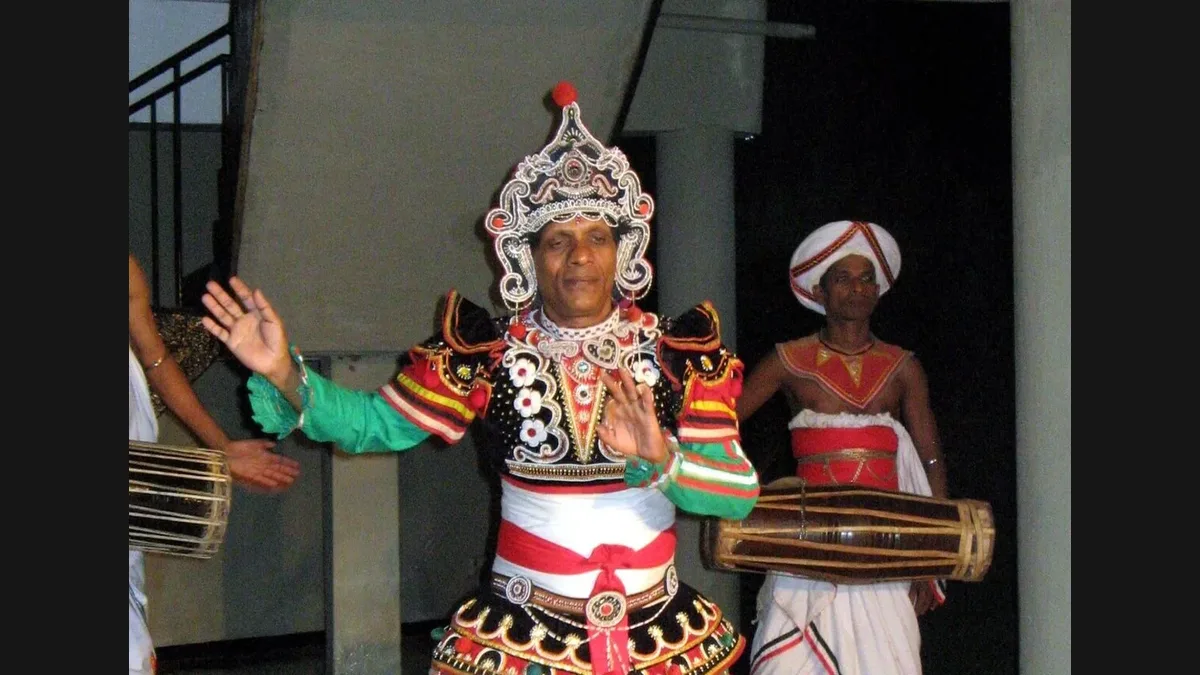 The Eighteen Vannam: Court Songs a Sage Wrote for a King