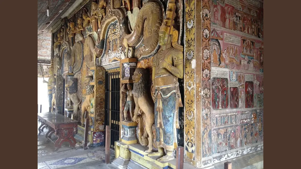 The Violin on the Temple Wall